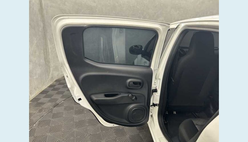 FIAT MOBI LIKE 1.0 (FLEX) - BRANCO - 2023 Foto 9 (Grande)