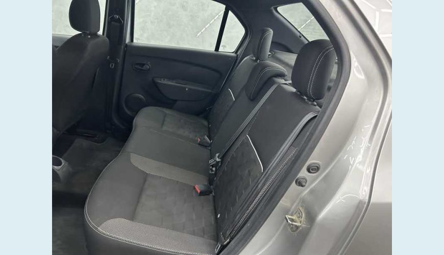 RENAULT LOGAN ZEN 1.0 - PRATA - 2024 Foto 9 (Grande)