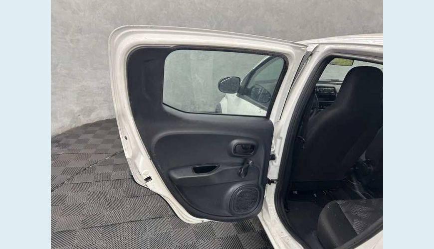 FIAT MOBI LIKE 1.0 (FLEX) - BRANCO - 2023 Foto 9 (Grande)