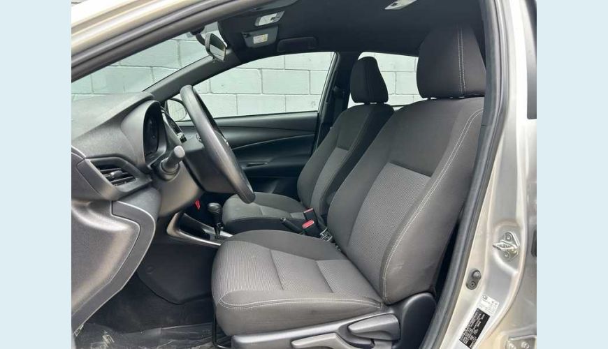 TOYOTA YARIS XL 1.5 (FLEX) (AUT) - PRATA - 2025 Foto 9 (Grande)