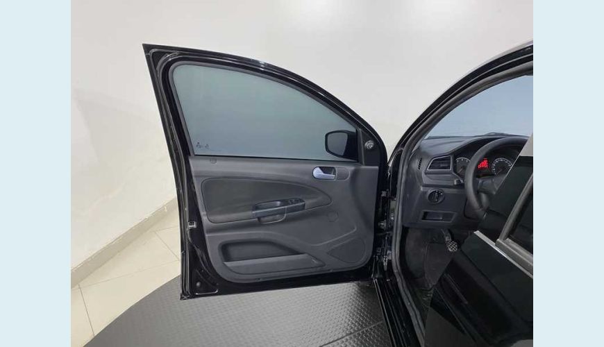VOLKSWAGEN VOYAGE 1.6 MSI 8V (FLEX) - PRETO - 2019 Foto 9 (Grande)