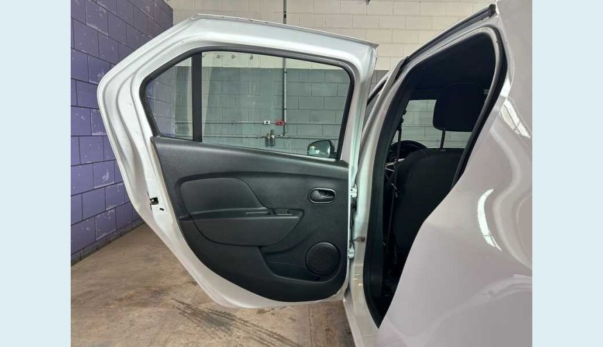 RENAULT LOGAN ZEN 1.0 - BRANCO - 2025 Foto 9 (Grande)