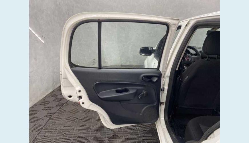 FIAT UNO ATTRACTIVE 1.0 8V (FLEX) 4P - BRANCO - 2019 Foto 9 (Grande)