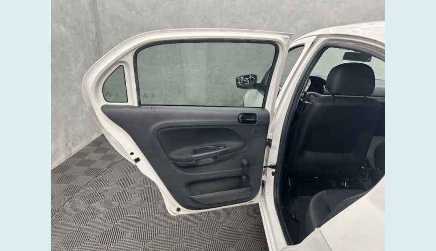 VOLKSWAGEN GOL 1.0 12V (FLEX) - BRANCO - 2023 Foto 9 (Grande)