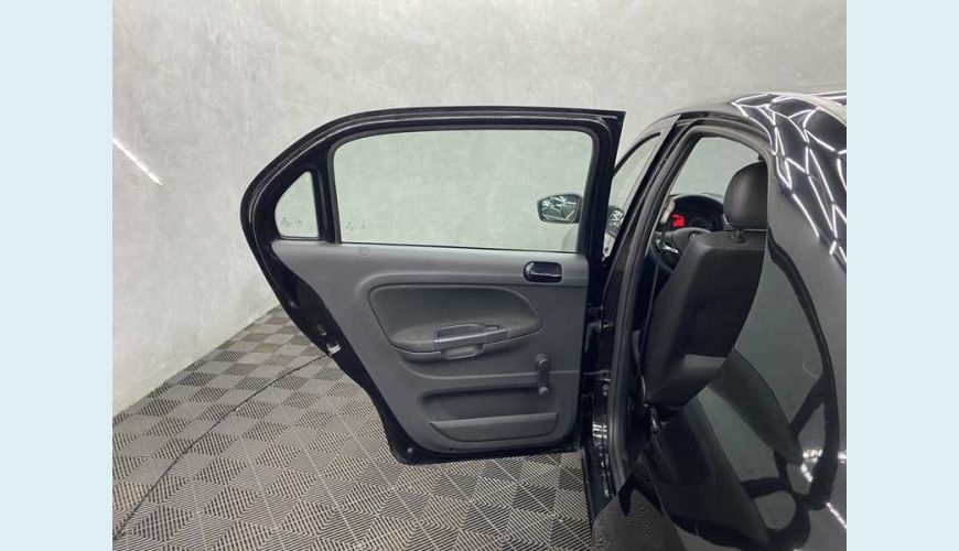VOLKSWAGEN VOYAGE 1.6 - PRETO - 2022 Foto 9 (Grande)