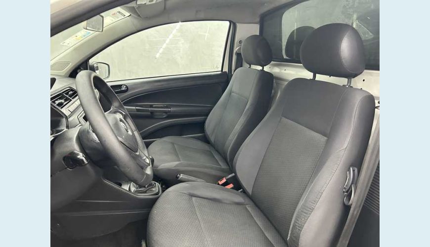 VOLKSWAGEN SAVEIRO ROBUST 1.6 MSI CS FLEX - BRANCO - 2023 Foto 9 (Grande)