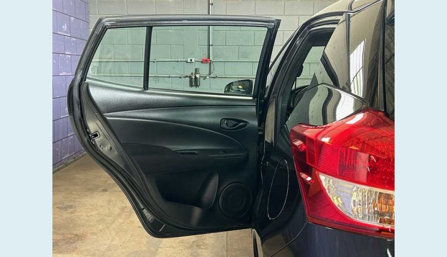 TOYOTA YARIS XL 1.5 FLEX AUT. - PRETO - 2025 Foto 9 (Grande)
