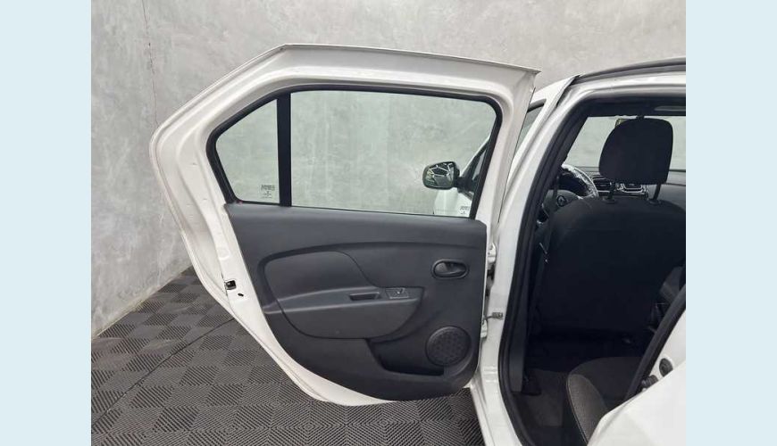 RENAULT LOGAN ZEN 1.0 12V SCE FLEX - BRANCO - 2023 Foto 9 (Grande)
