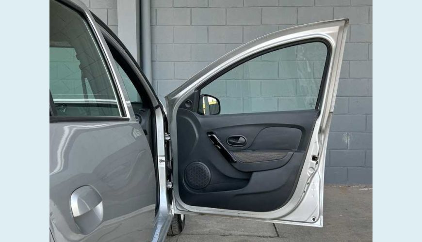 RENAULT LOGAN ZEN 1.0 - PRATA - 2025 Foto 9 (Grande)