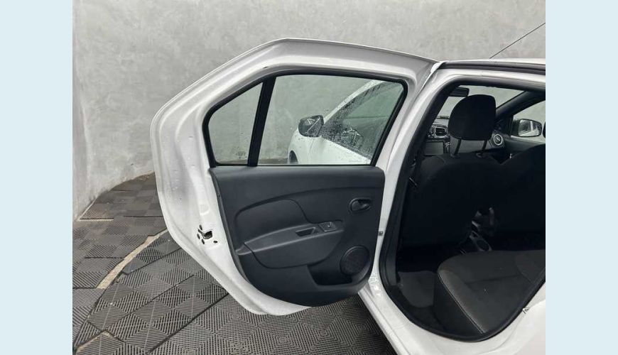 RENAULT LOGAN ZEN 1.0 - BRANCO - 2025 Foto 9 (Grande)