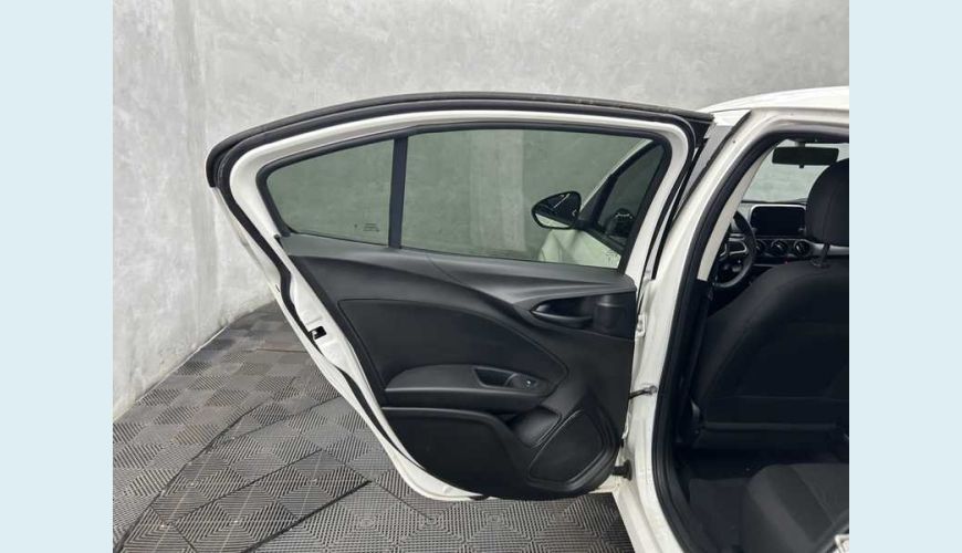 FIAT CRONOS DRIVE 1.3 FLEX MT - BRANCO - 2023 Foto 9 (Grande)