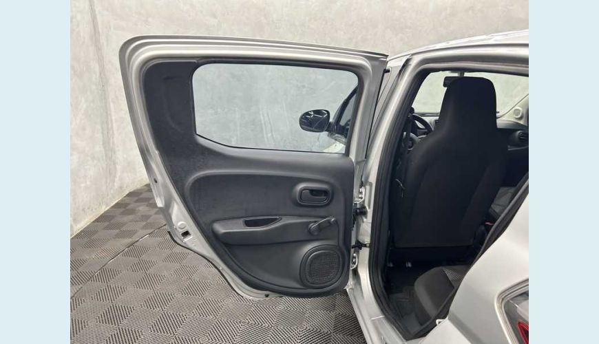 FIAT MOBI LIKE 1.0 FLEX - BRANCO - 2023 Foto 9 (Grande)