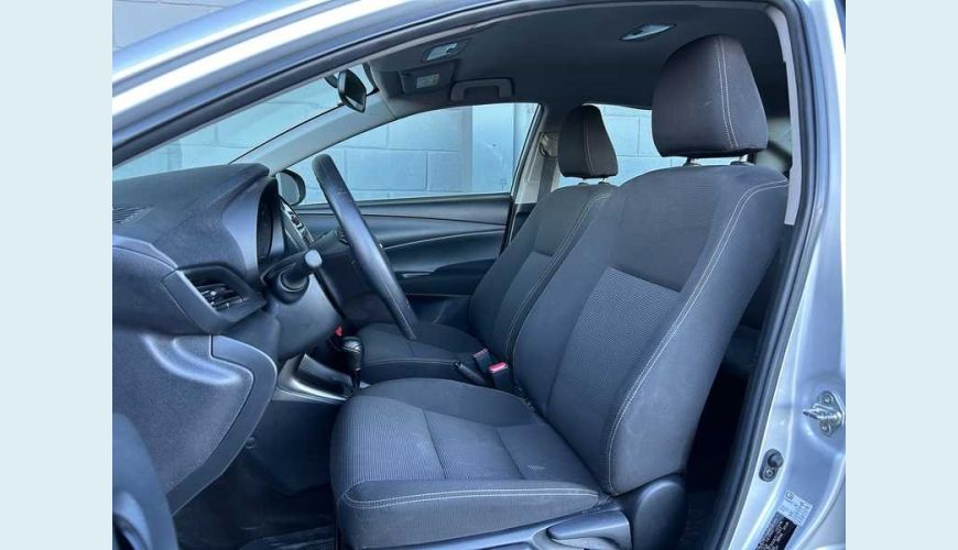TOYOTA YARIS SEDAN XL 1.5 FLEX AUT. - PRATA - 2025 Foto 9 (Grande)