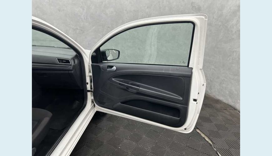 VOLKSWAGEN SAVEIRO ROBUST TOTAL FLEX 16V - BRANCO - 2025 Foto 9 (Grande)