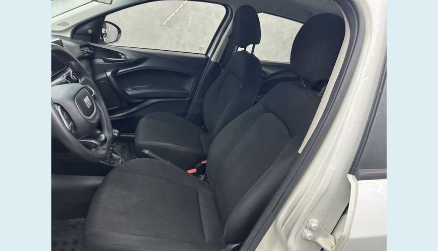 FIAT CRONOS DRIVE 1.3 FLEX MT - BRANCO - 2023 Foto 9 (Grande)