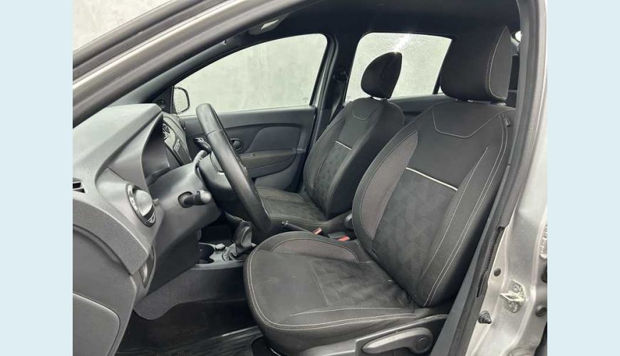 RENAULT LOGAN ZEN 1.0 - PRATA - 2024 Foto 9 (Grande)