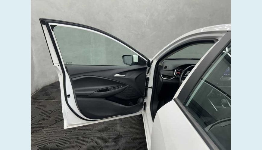 CHEVROLET ONIX PLUS LTZ 1.0 TURBO (AUT.) - BRANCO - 2023 Foto 9 (Grande)