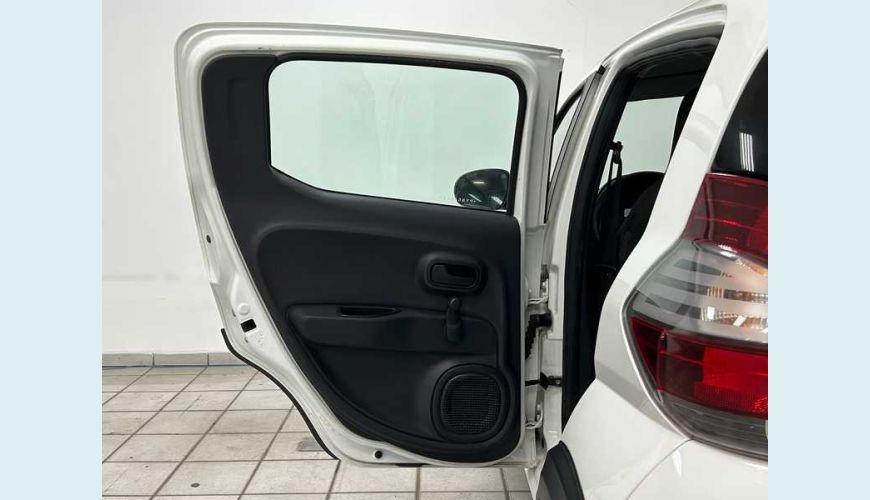 FIAT MOBI LIKE 1.0 FLEX - BRANCO - 2023 Foto 9 (Grande)