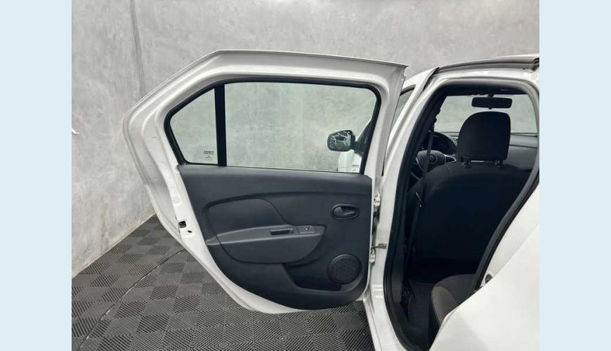 RENAULT LOGAN ZEN 1.0 12V SCE FLEX - BRANCO - 2023 Foto 9 (Grande)