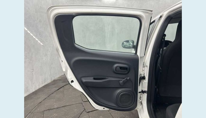 FIAT MOBI LIKE 1.0 - BRANCO - 2024 Foto 9 (Grande)