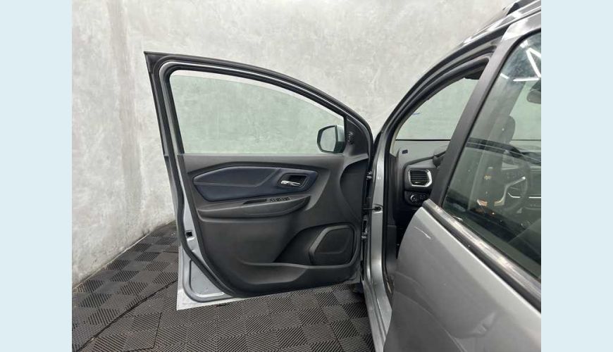 CHEVROLET SPIN PREMIER 1.8 (AUT.) - PRATA - 2024 Foto 9 (Grande)