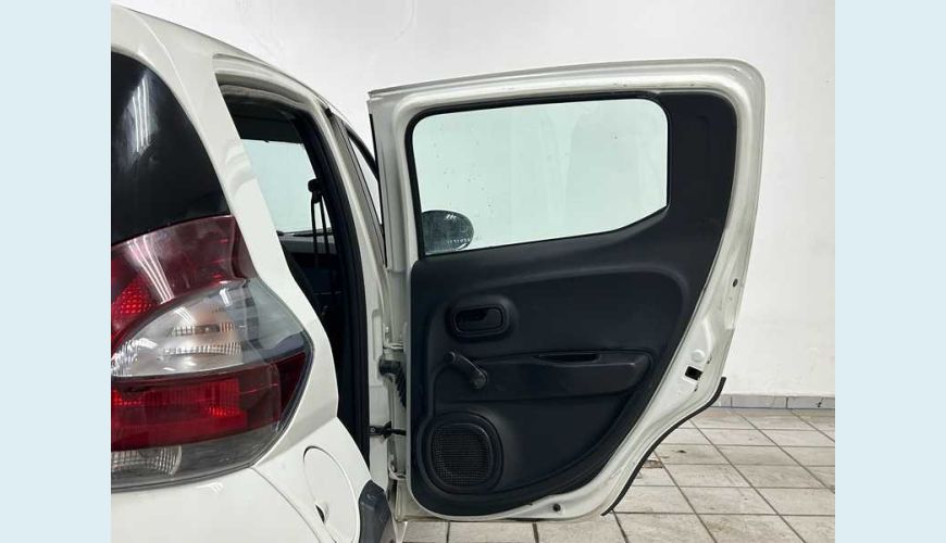 FIAT MOBI LIKE 1.0 - BRANCO - 2024 Foto 9 (Grande)