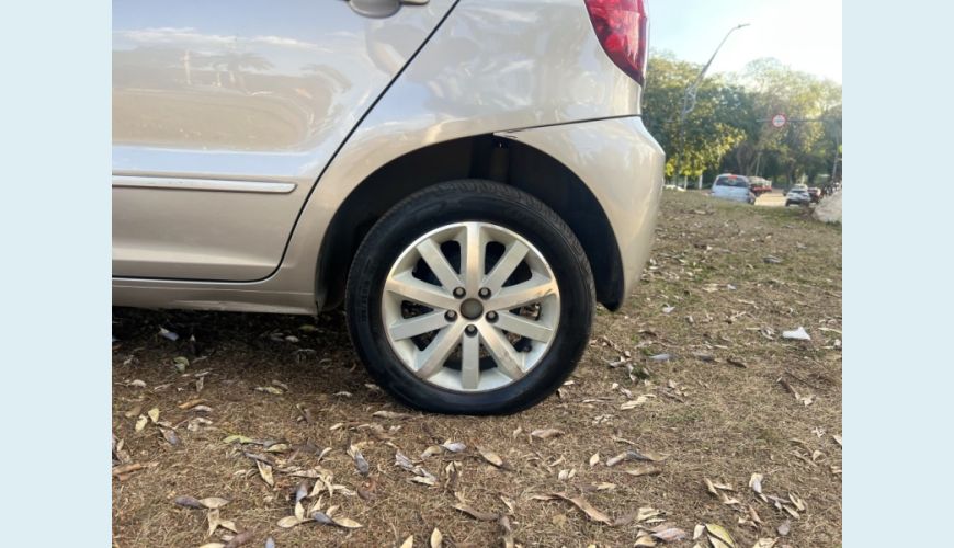 VOLKSWAGEN FOX - PRATA - 2012 Foto 9 (Grande)