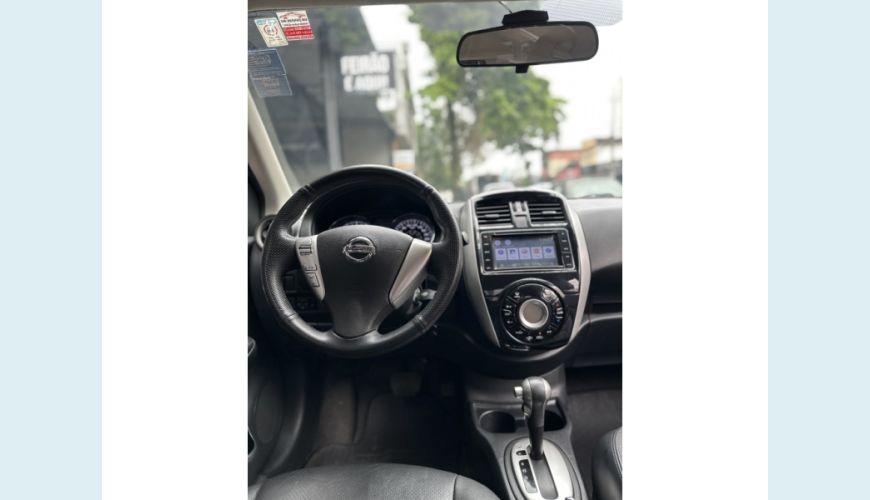 NISSAN VERSA - BRANCO - 2017 Foto 9 (Grande)