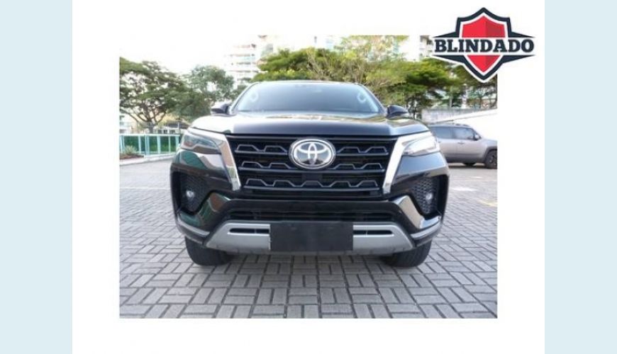 TOYOTA HILUX SW4 2.8 D-4D TURBO DIESEL SRX 7L 4X4 AUT. - PRETO - 2021 Foto 1 (Grande)