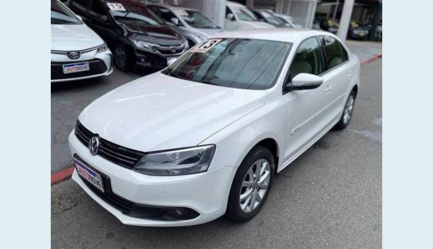 VOLKSWAGEN JETTA 2.0 COMFORTLINE FLEX 4P TIPTRONIC - BRANCO - 2013 Foto 1 (Grande)