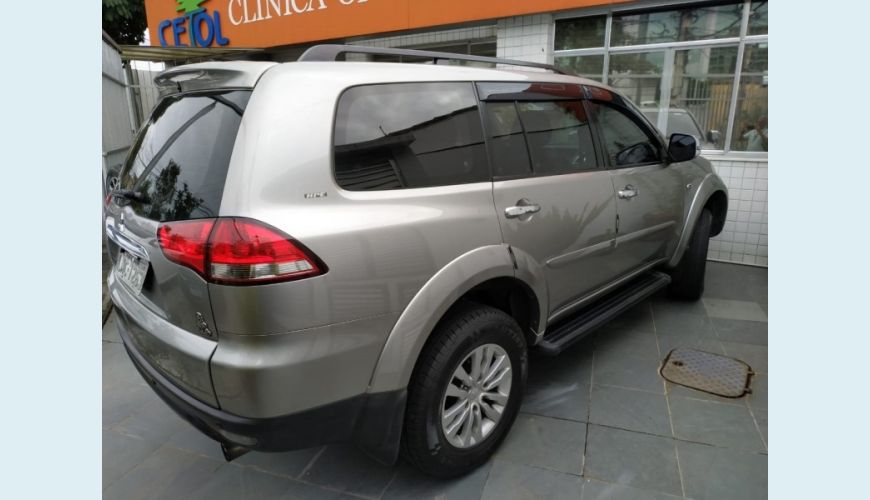 MITSUBISHI PAJERO DAKAR 3.2 HPE 4X4 7 LUGARES 16V TURBO INTERCOOLER DIESEL 4P AUT - PRATA - 2015 Foto 1 (Grande)