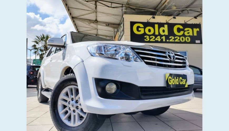 TOYOTA HILUX SW4 3.0 SRV 4X4 7 LUGARES 16V TURBO INTERCOOLER DIESEL 4P AUT. - BRANCO - 2013 Foto 1 (Grande)