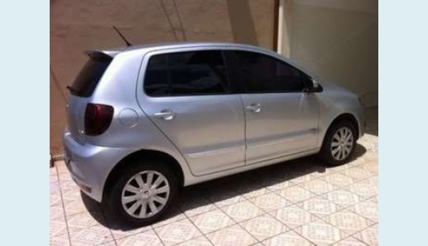 VOLKSWAGEN FOX TREND - PRATA - 2010 Foto 1 (Grande)
