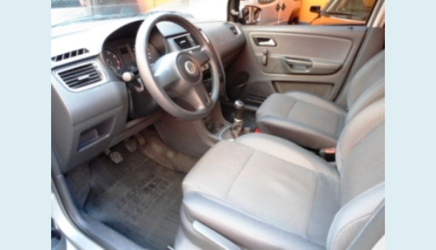 VOLKSWAGEN FOX TREND 1.0 FLEX - PRATA - 2011 Foto 2 (Grande)