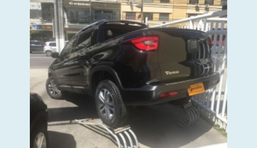 FIAT TORO 2.0 16V TURBO DIESEL VOLCANO 4WD AUT. - PRETO - 2017 Foto 2 (Grande)