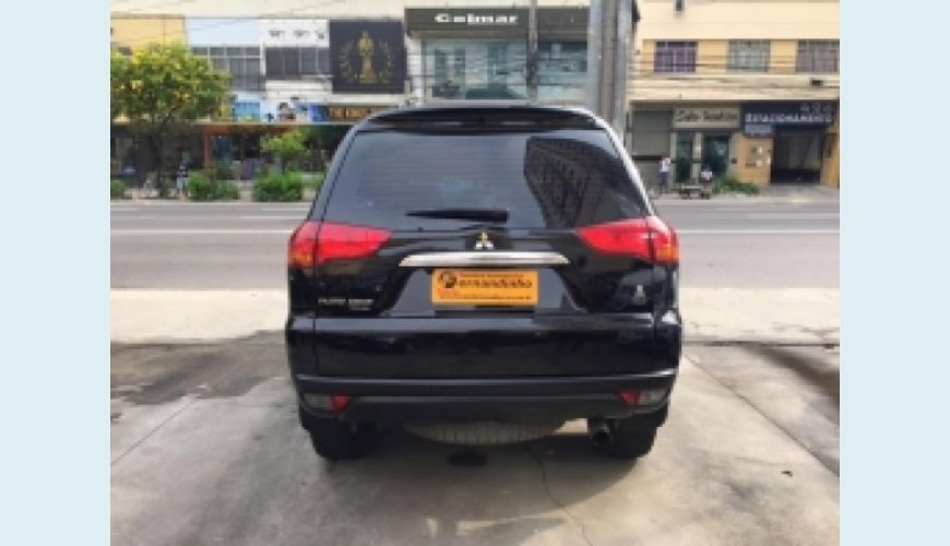 MITSUBISHI PAJERO DAKAR 3.2 HPE 4X4 7 LUGARES 16V TURBO INTERCOOLER DIESEL 4P AUT - PRETO - 2013 Foto 2 (Grande)