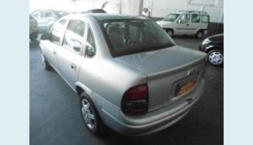 CHEVROLET CORSA 1.4 MPFI MAXX 8V ECONO.FLEX 4P - PRATA - 2010 Foto 2 (Grande)