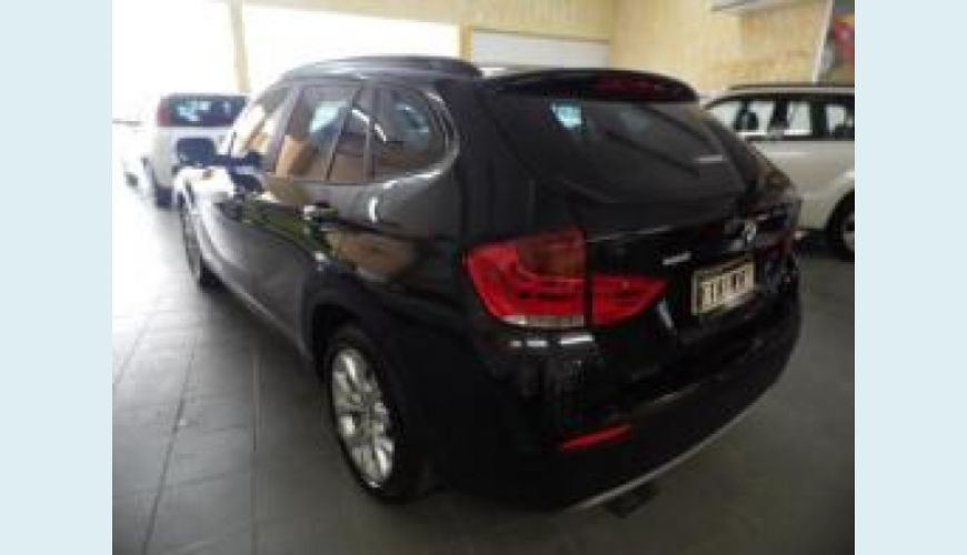 BMW X1 2.0 18I 4X2 16V 4P AUT. - PRETO - 2011 Foto 2 (Grande)