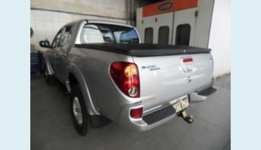 MITSUBISHI L200 TRITON 3.2 HPE 4X4 CD 16V TURBO INTERCOOLER DIESEL 4P AUT. - PRATA - 2010 Foto 2 (Grande)
