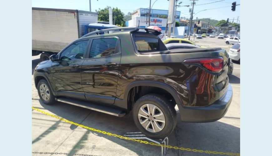 FIAT TORO 1.8 16V EVO FLEX FREEDOM AT6 - MARROM - 2017 Foto 2 (Grande)