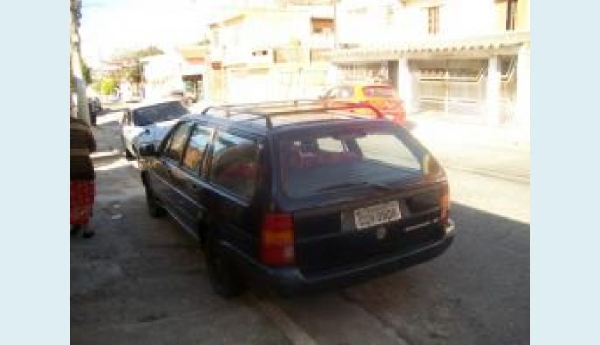 VOLKSWAGEN QUANTUM 1.8 I CL 8V 4P - AZUL - 1995 Foto 2 (Grande)