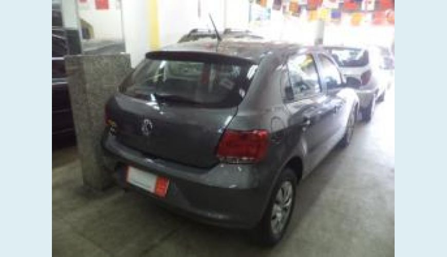 VOLKSWAGEN GOL 1.0 MI 8V FLEX 4P G.VI - CINZA - 2014 Foto 2 (Grande)