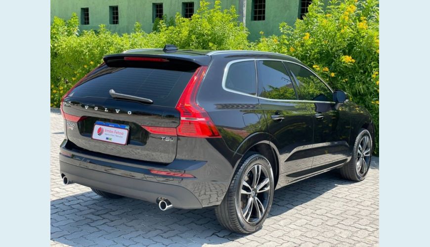 VOLVO XC60 2.0 T5 MOMENTUM AWD GEARTRONIC - PRETO - 2018 Foto 2 (Grande)
