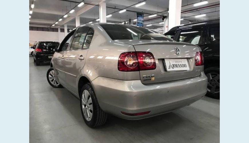 VOLKSWAGEN POLO SEDAN 1.6 MI 8V FLEX 4P AUT. - PRATA - 2014 Foto 2 (Grande)