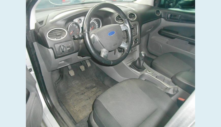 FORD FOCUS 2.0 GHIA 16V FLEX 4P AUT. - PRATA - 2012 Foto 2 (Grande)
