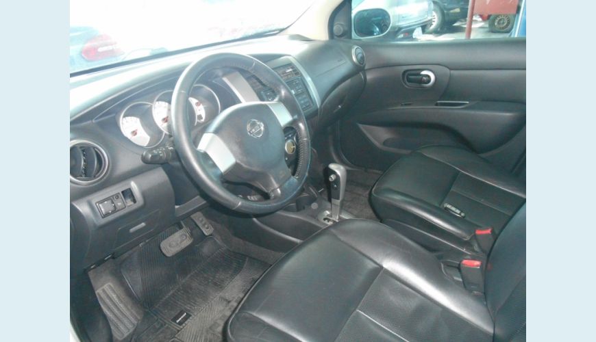 NISSAN LIVINA 1.8 SL X-GEAR 16V FLEX 4P AUT. - BRANCO - 2014 Foto 2 (Grande)
