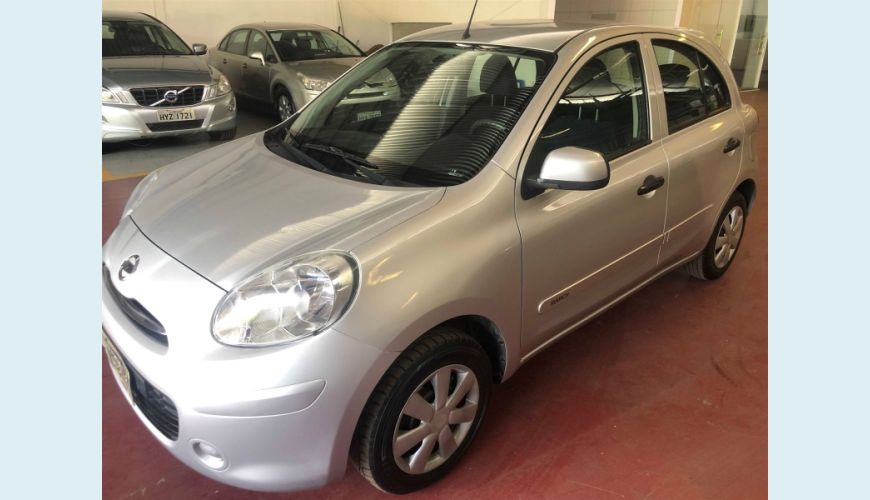 NISSAN MARCH 1.0 S 16V FLEX 4P - PRATA - 2013 Foto 2 (Grande)