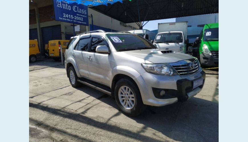 TOYOTA HILUX 3.0 SRV TOP 4X4 CD 16V TURBO INTERCOOLER DIESEL 4P AUT. - PRATA - 2013 Foto 2 (Grande)