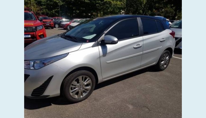 TOYOTA YARIS 1.5 16V FLEX XL PLUS CONNECT MULTIDRIVE - PRATA - 2022 Foto 2 (Grande)