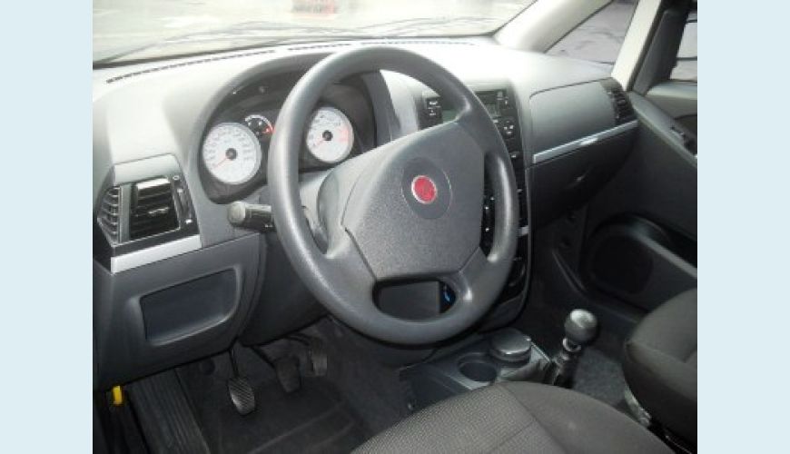 FIAT IDEA ELX 1.4 FLEX - PRETO - 2010 Foto 2 (Grande)